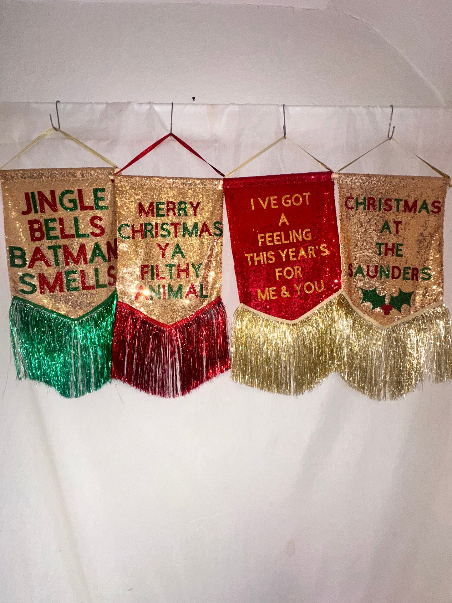 JINGLE BELLS BATMAN SMELLS