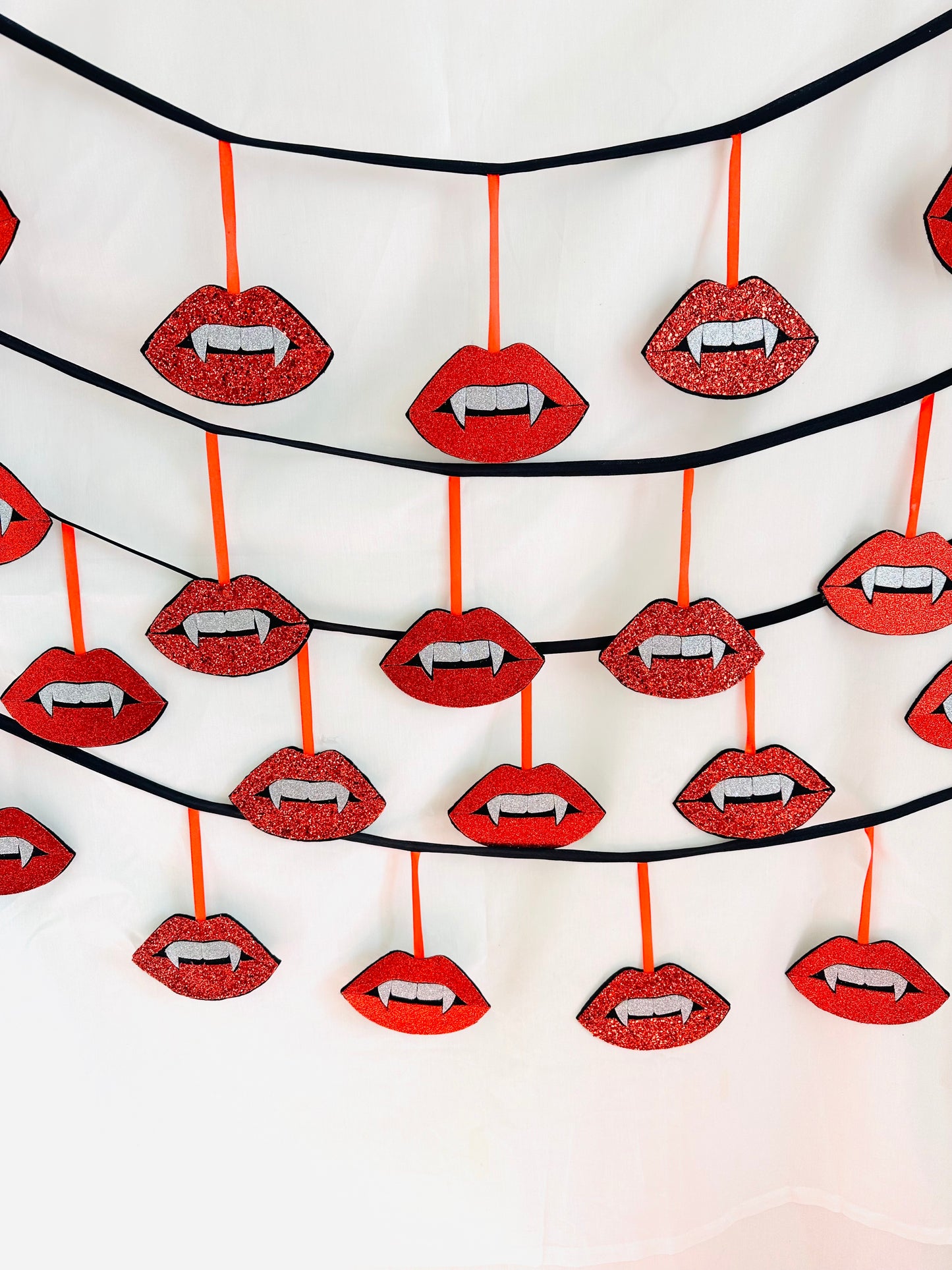 Lipstick Vamp Garland