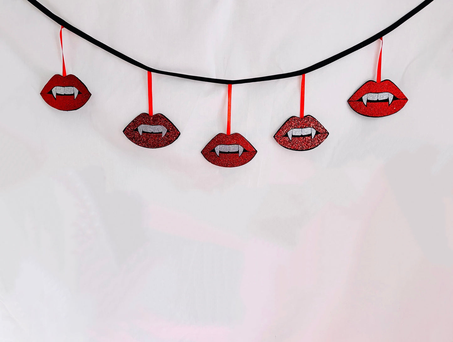 Lipstick Vamp Garland